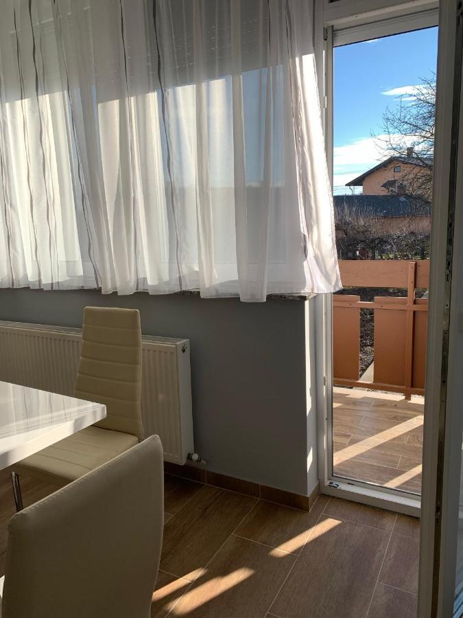 Modern Two Bedroom Flat With Balcony لينتي المظهر الخارجي الصورة