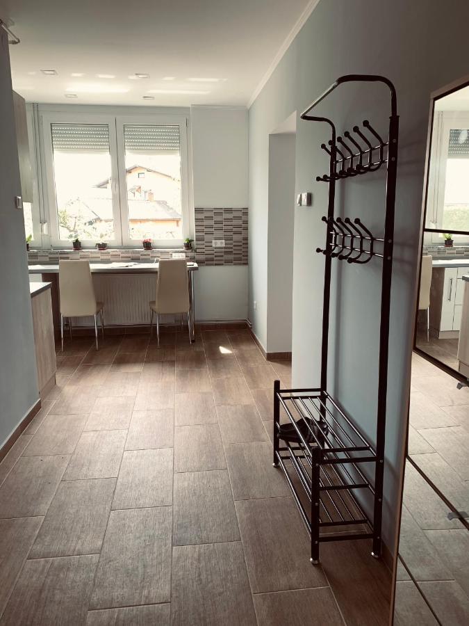 Modern Two Bedroom Flat With Balcony لينتي المظهر الخارجي الصورة